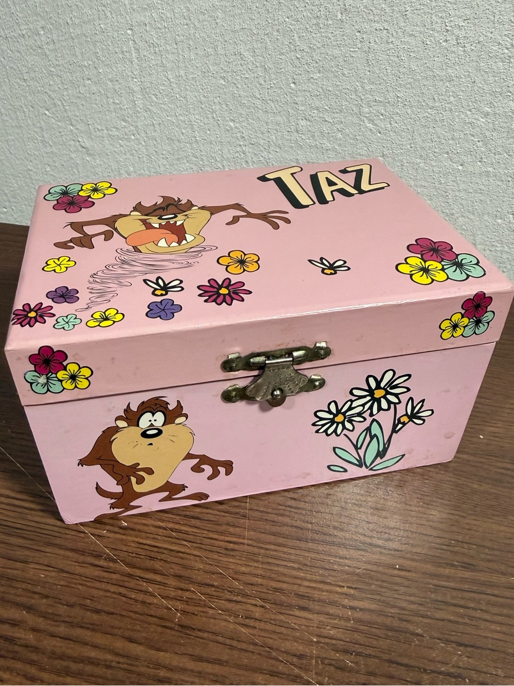 Taz Looney Tunes Musical Jewlery Box 1996